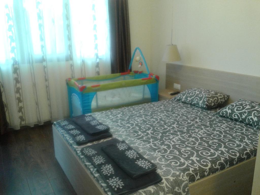 Apartments Dona เชอร์โนโมเรทส์ ภายนอก รูปภาพ