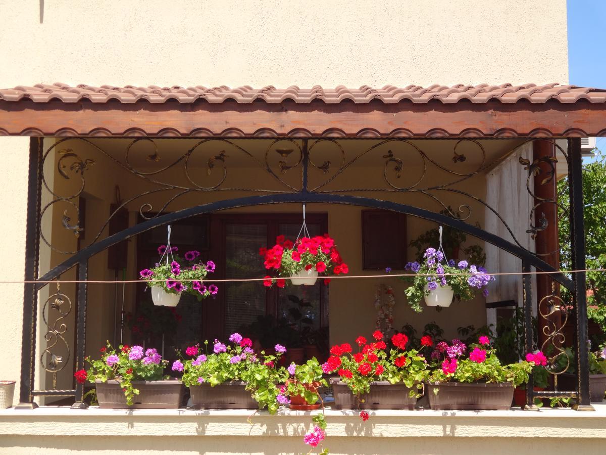 Apartments Dona เชอร์โนโมเรทส์ ภายนอก รูปภาพ