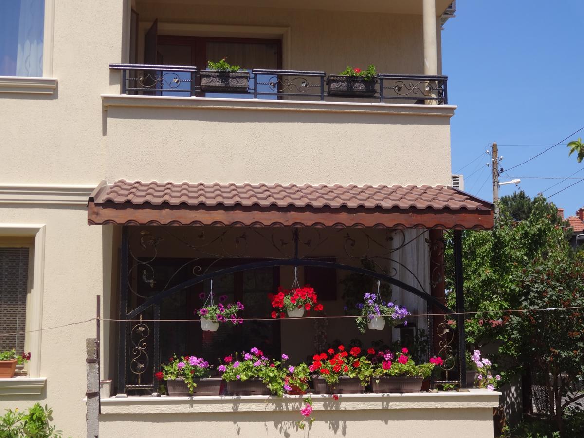 Apartments Dona เชอร์โนโมเรทส์ ภายนอก รูปภาพ