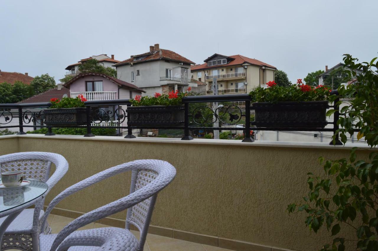 Apartments Dona เชอร์โนโมเรทส์ ภายนอก รูปภาพ