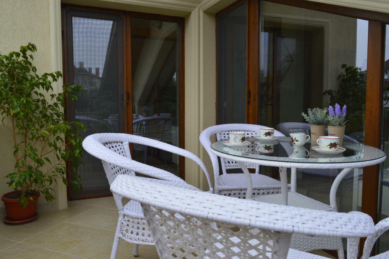 Apartments Dona เชอร์โนโมเรทส์ ภายนอก รูปภาพ