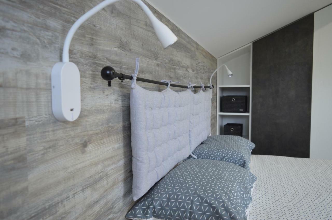 Apartments Dona เชอร์โนโมเรทส์ ภายนอก รูปภาพ