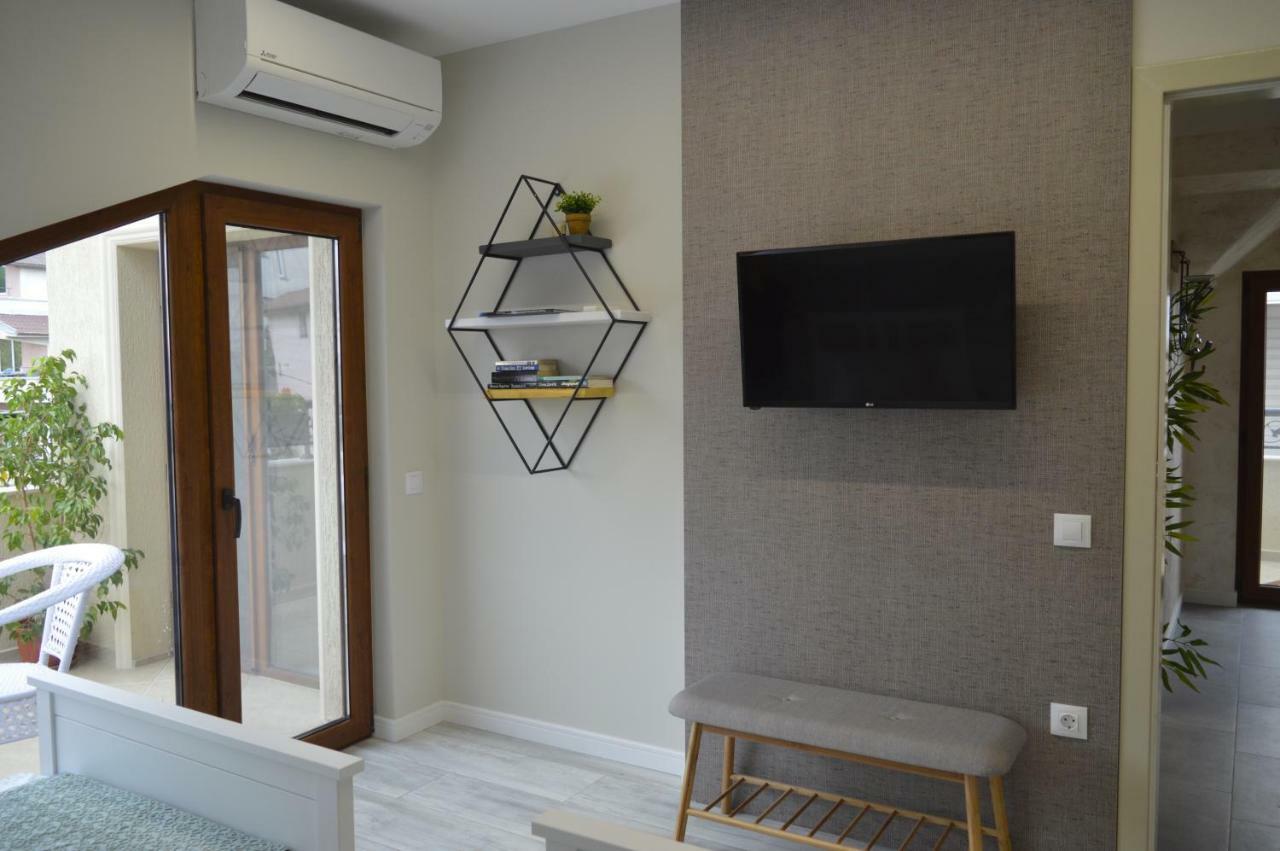 Apartments Dona เชอร์โนโมเรทส์ ภายนอก รูปภาพ