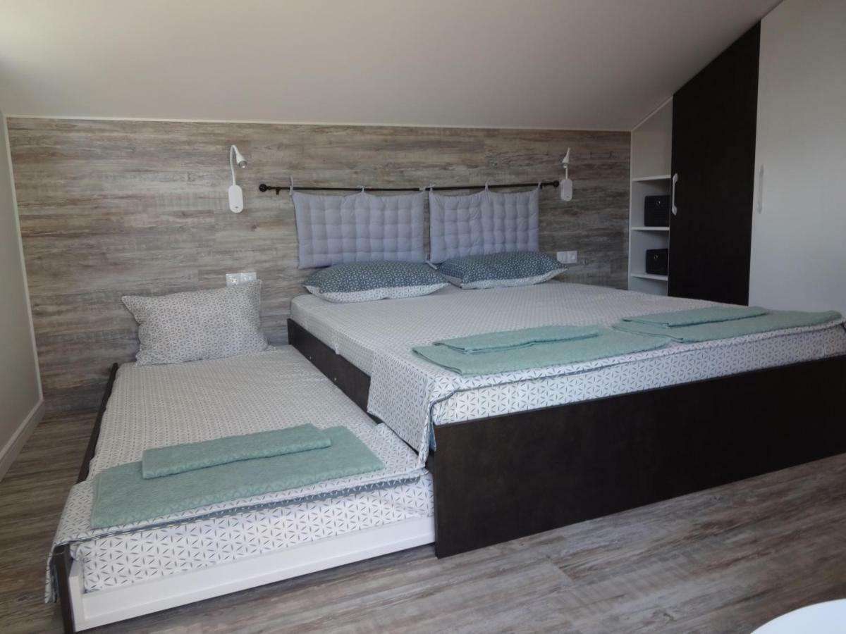 Apartments Dona เชอร์โนโมเรทส์ ภายนอก รูปภาพ