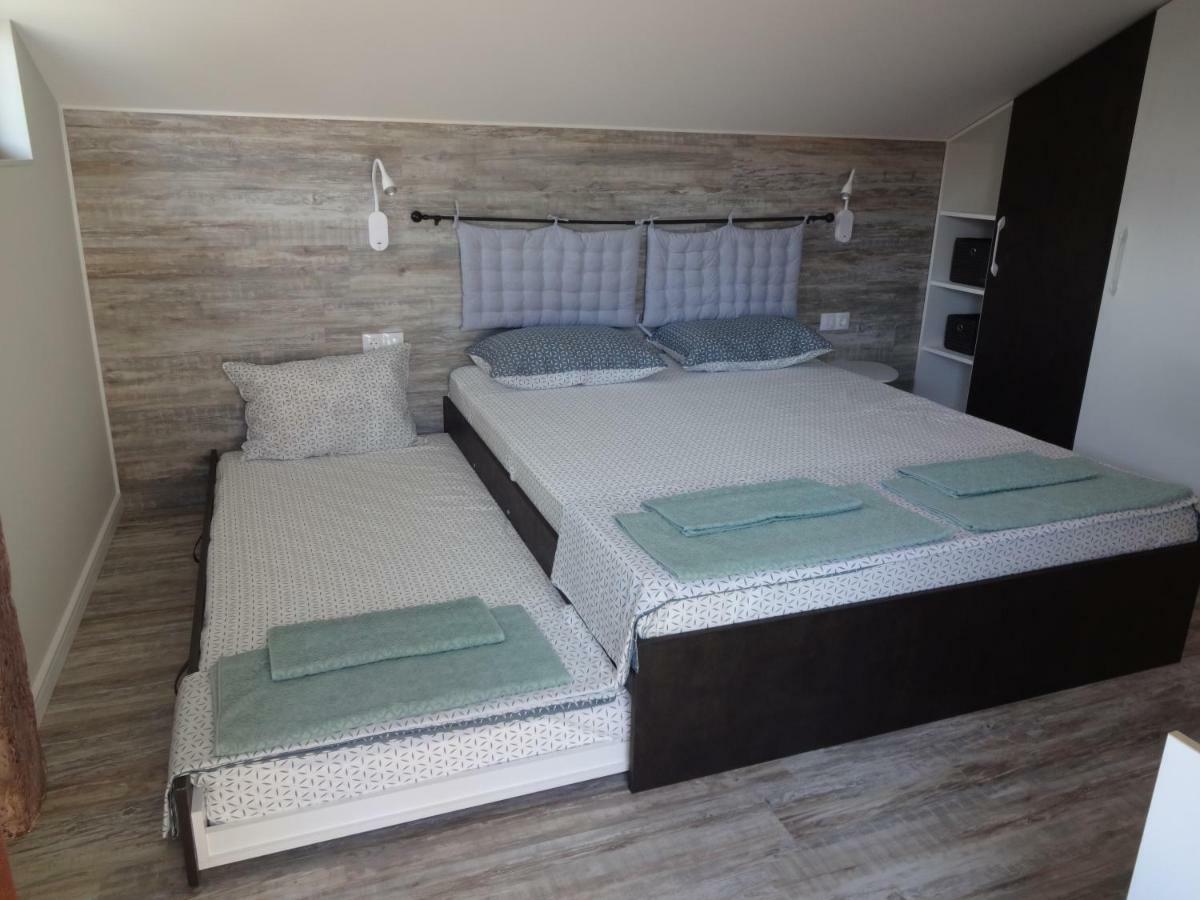 Apartments Dona เชอร์โนโมเรทส์ ภายนอก รูปภาพ